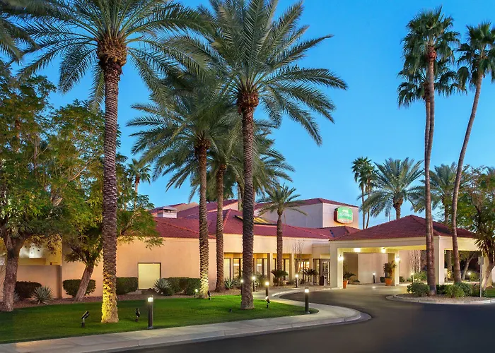 Courtyard By Marriott Phoenix North